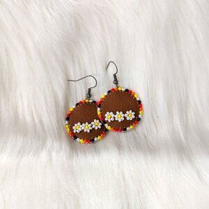 Beaded Dangle Earrings - Daisies